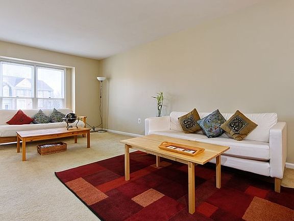 Light & bright living room