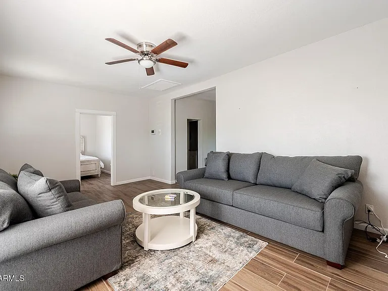 1514 E Fillmore St — Photo 4