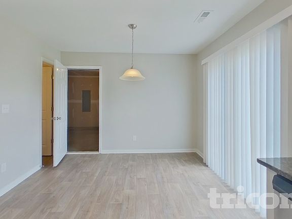 4th image of 2653 McIntosh St