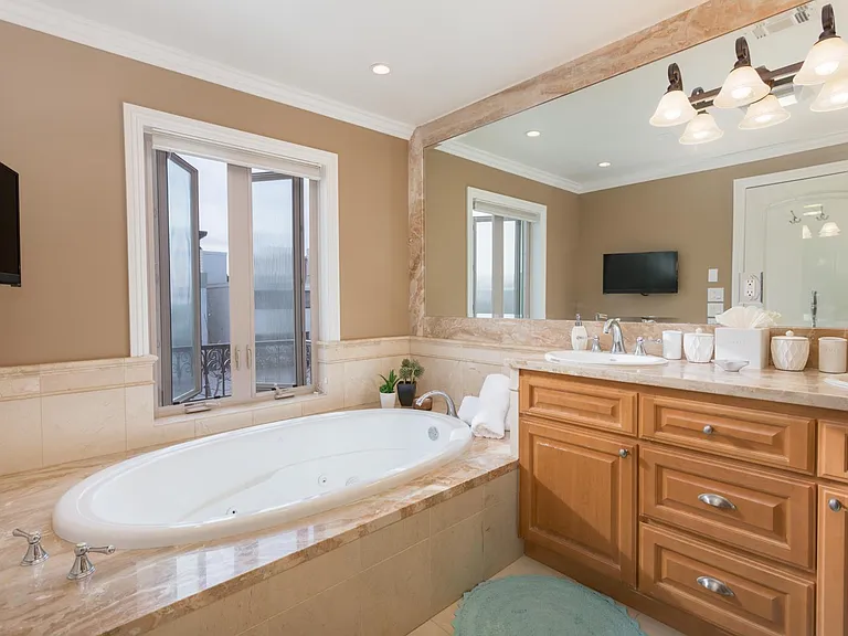 918 Monterey Blvd — Photo 15