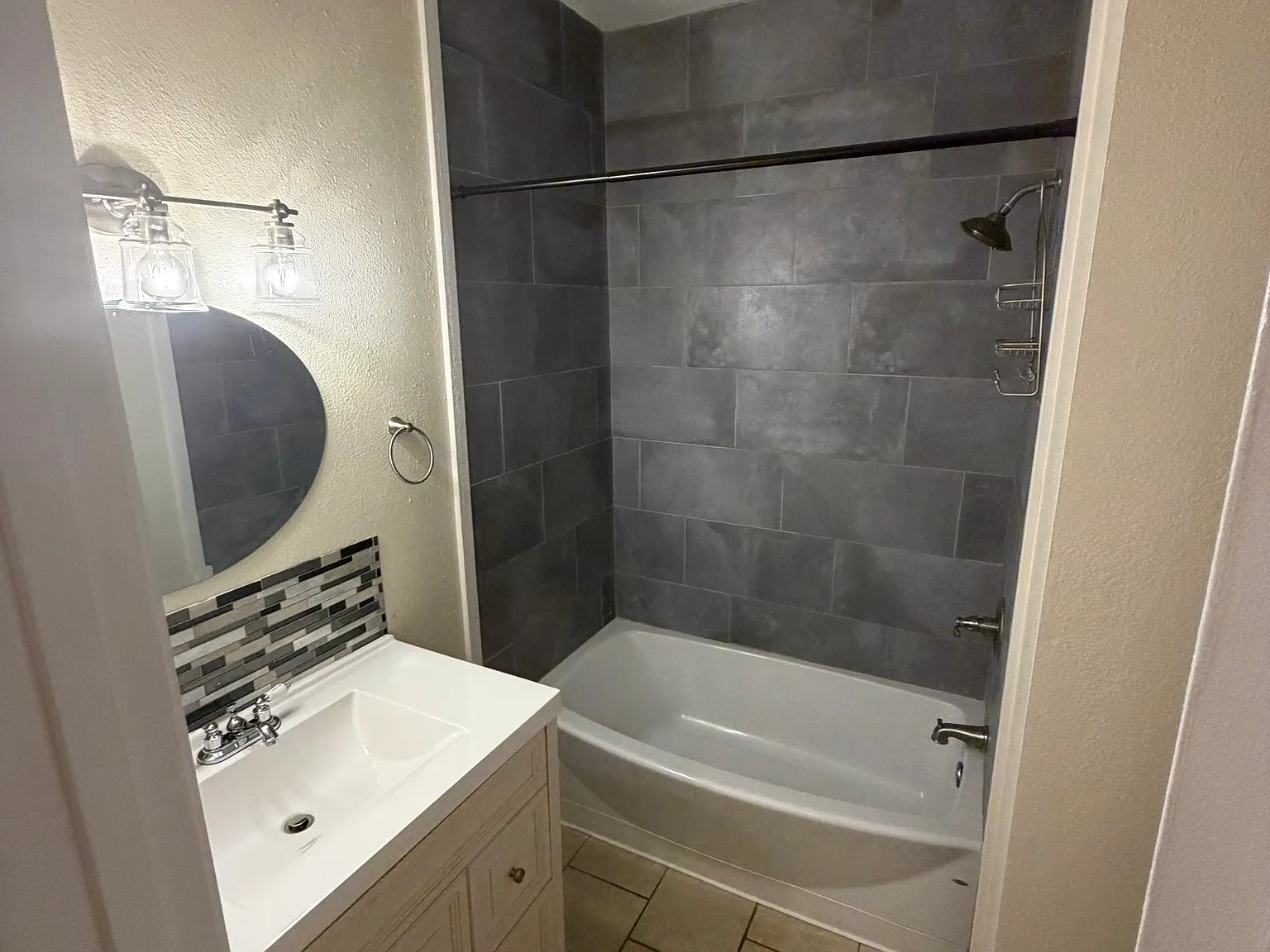 2 bed, 800 sqft, $1,500 — Photo 4