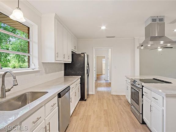 2nd image of 4109 Beacon Ln