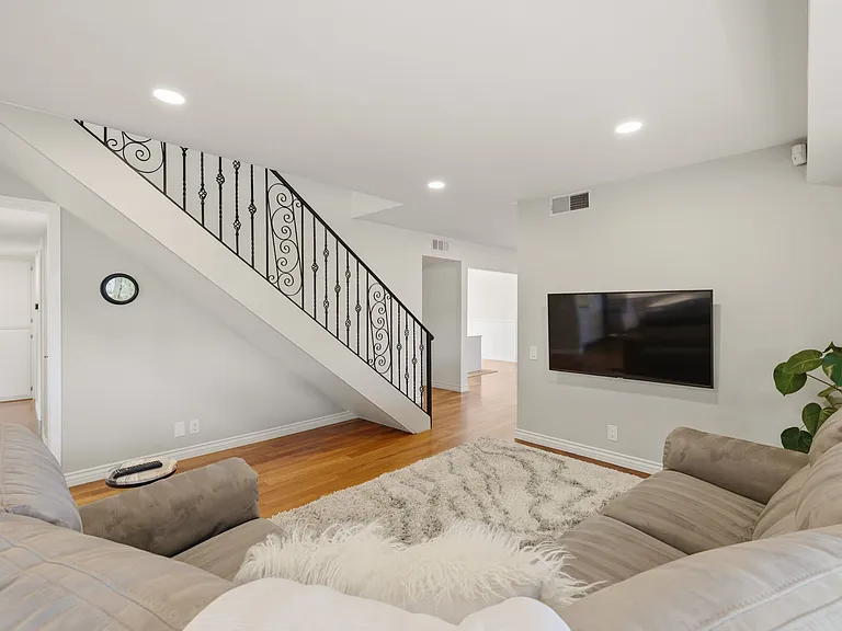 4501 Regents Ct — Photo 16