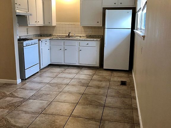 5th image of 2503 Custer Ave