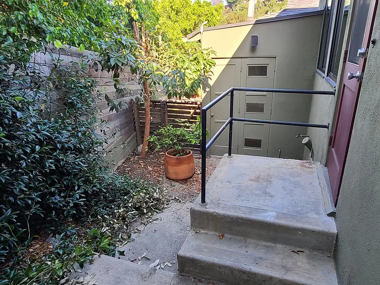 2132 1/2 Griffith Park Blvd — Photo 12