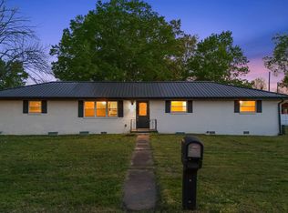 38 Phillips Dr, Fort Oglethorpe, GA 30742