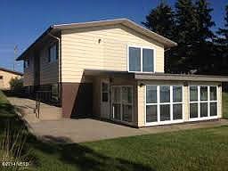 2nd image of 852 N Lake Dr