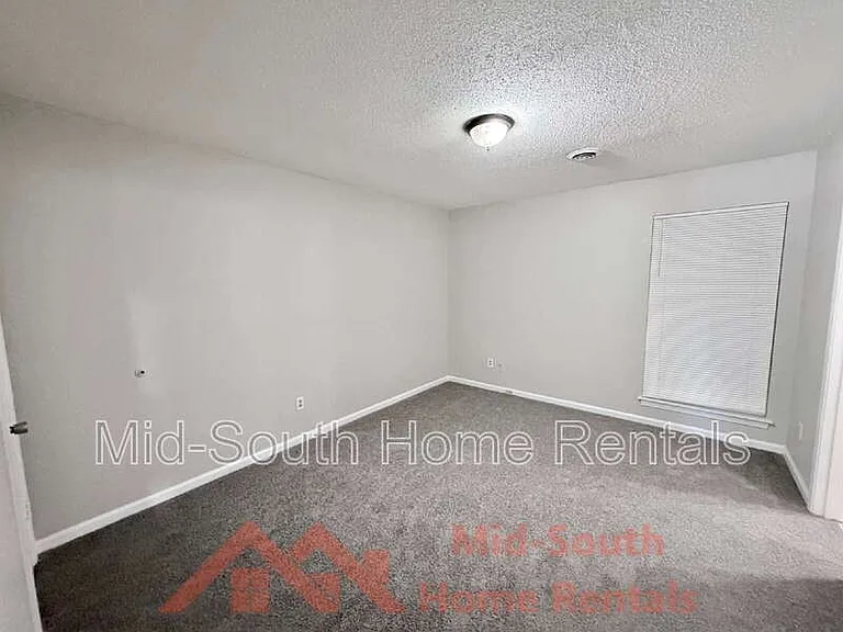 4147 Hallview Dr — Photo 9