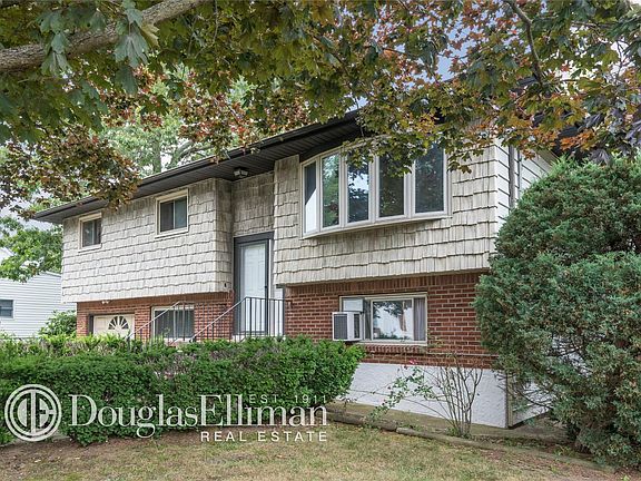 2nd image of 304 Myrtle Ave