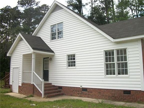 2nd image of 220 Woodfield Dr