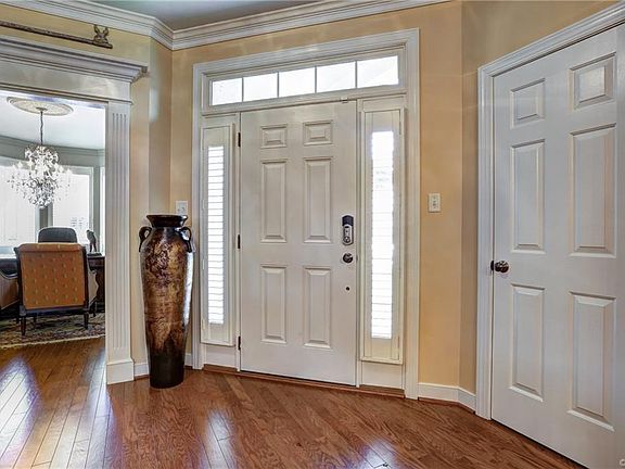 4th image of 916 Belva Ln