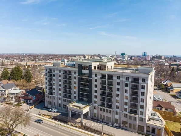 5698 Main St, Niagara Falls, ON