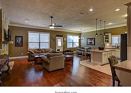 4252 Rocky Rhodes Dr — Photo 4