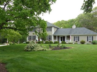 12 Laurel Ridge Ln, North Kingstown, RI 02852