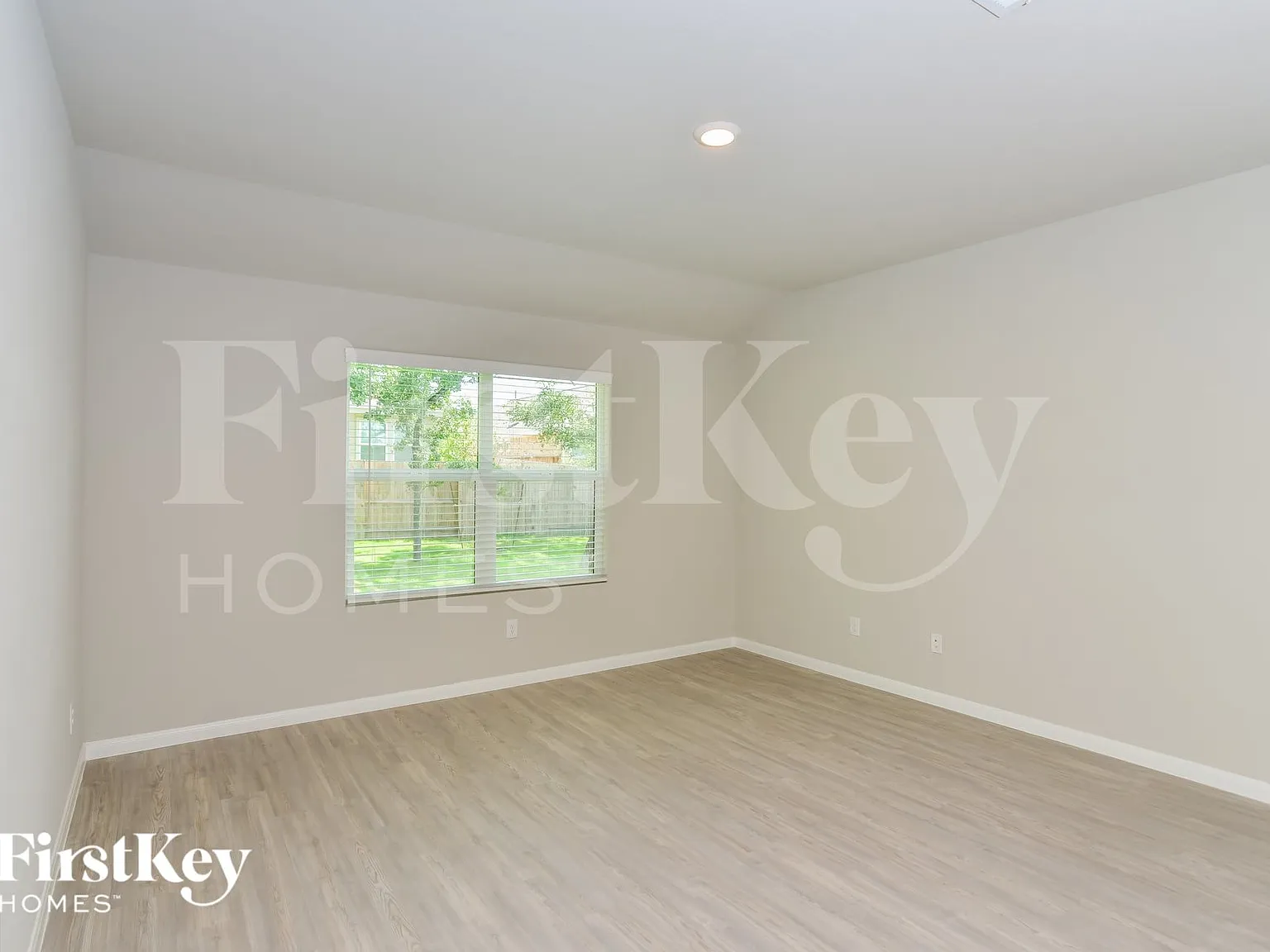 3 bed, 2.0 bath, 1498 sqft, $1,600 — Photo 3