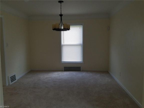 4th image of 16516 Walden Ave