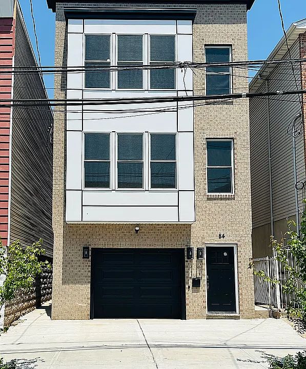 1st image of 84 Logan Ave Floor 1