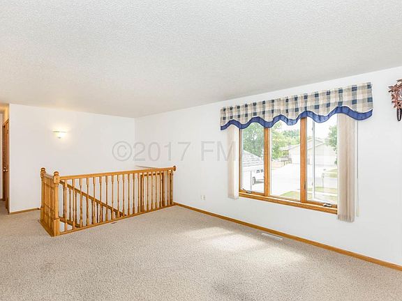 4th image of 1640 Birchwood Dr E