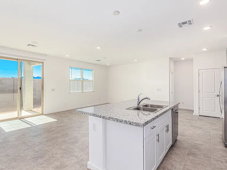 8821 W Agora Ln — Photo 9