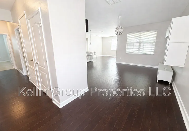 3852 Hampton Hills Dr — Photo 3