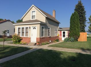 920 3rd Ave NE, East Grand Forks, MN 56721