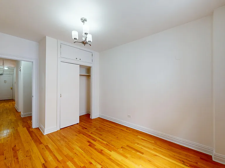 245 W 51st St #68 — Photo 11