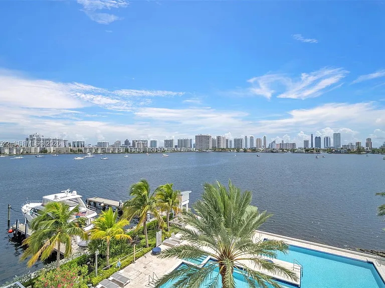 17111 Biscayne Blvd #411 — Photo 34
