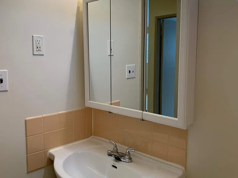 260 Talbot Ave #109 — Photo 5