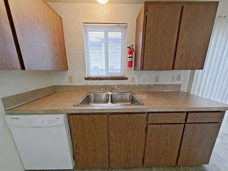 2521 SW Pickford St #D — Photo 4