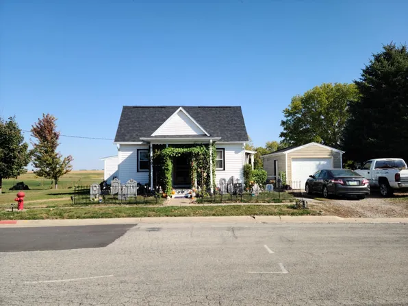 209 N High St, Baxter, IA 50028