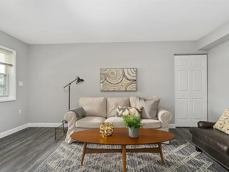 Maple View Apartments — Photo 5