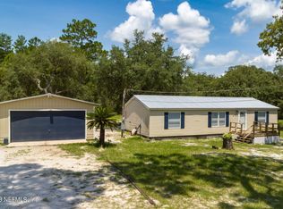 345 Lake Como Dr, Pomona Park, FL 32181