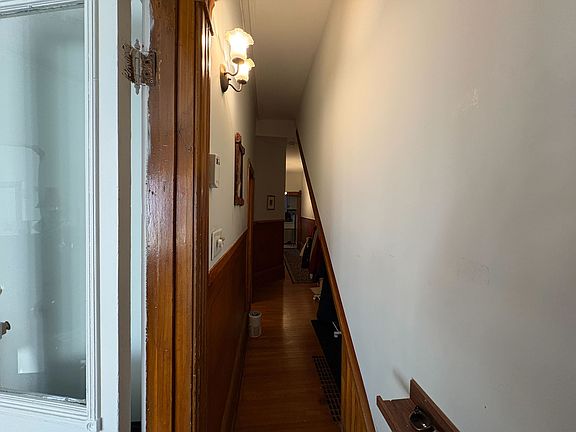2nd image of 21 Borden St