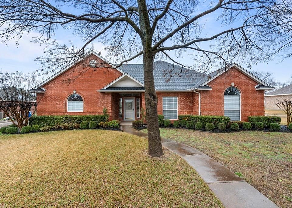 1st image of 141 Meadow Glen Ln