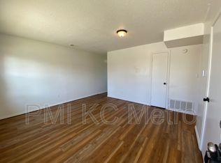 19018 E Swope Trl, Independence, MO 64056