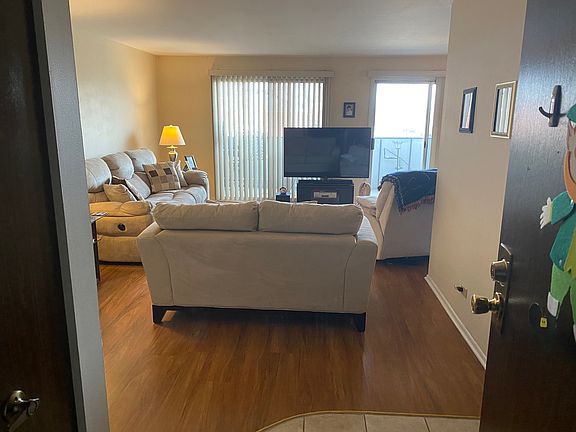 5th image of 150 E Grand Ave APT 308