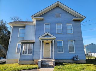 555 S Curtis St, Meriden, CT 06450