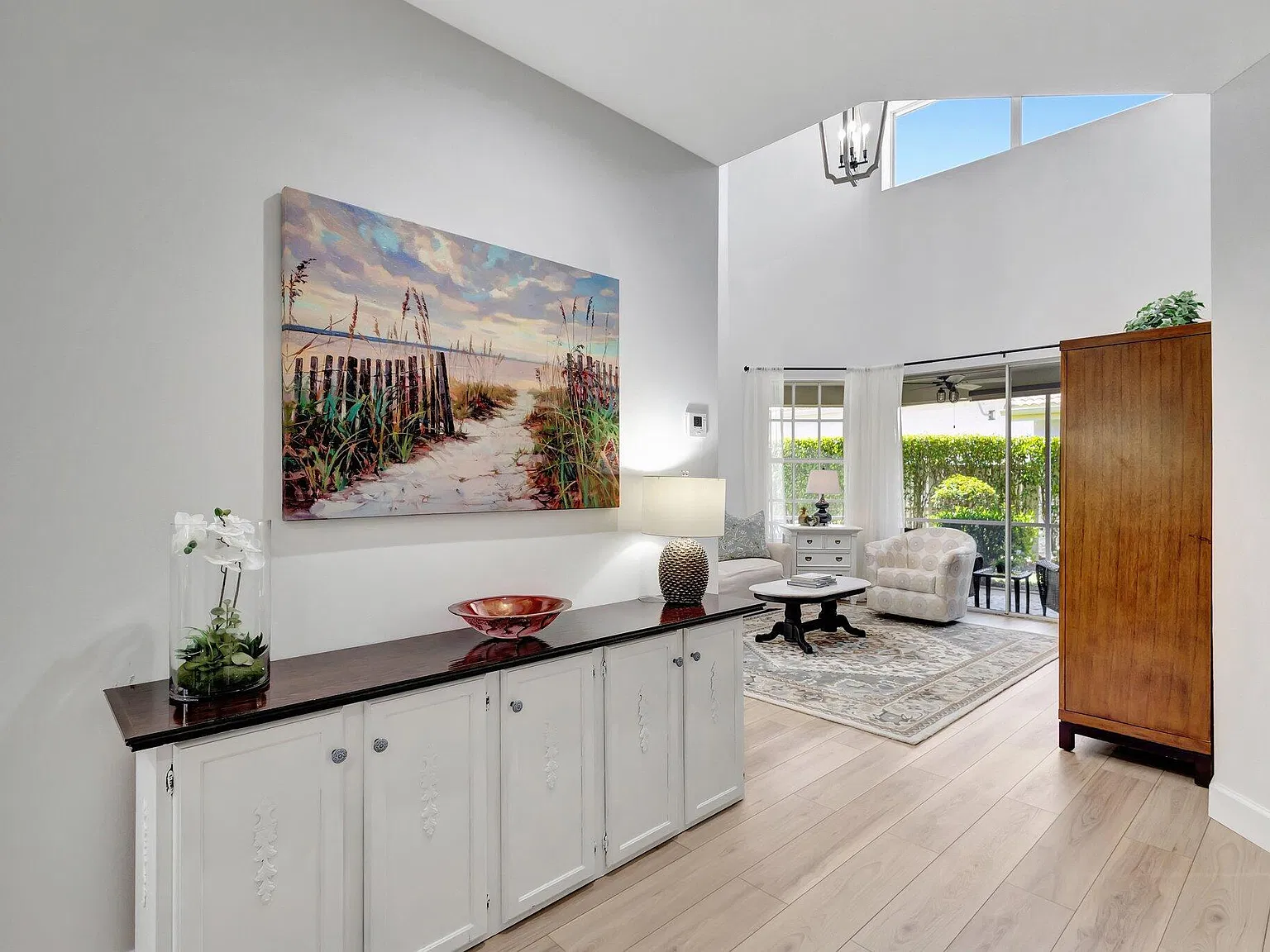 3 bed, 2.5 bath, 2118 sqft, $14,000 — Photo 4