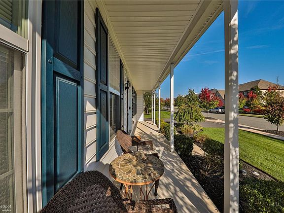 5th image of 1040 Kingston Ln