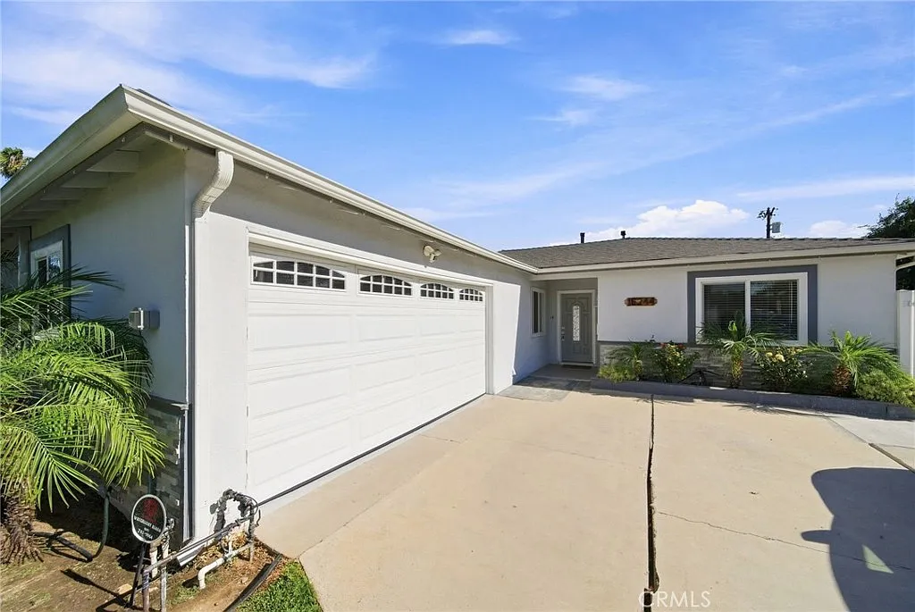 3 bed, 1168 sqft, $4,000 — Photo 2