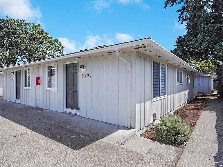 2339 Lee St SE — Photo 24