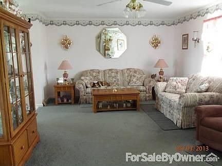 Spacious Living Room
						:
						All furniture included with price.