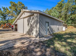 8218 S 116th Ave, Rothbury, MI 49452