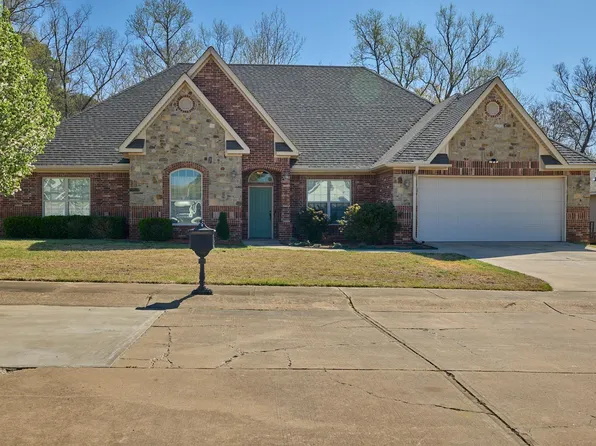 214 Mapleleaf Cir, Hot Springs, AR 71901