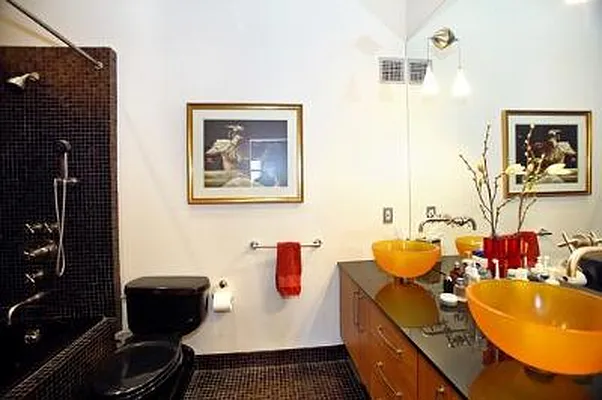 Sold by Corcoran | media 14