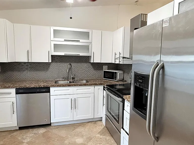 4313 NW 6th Ave — Photo 3