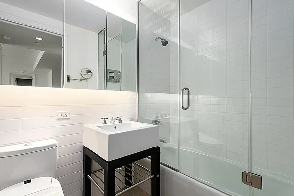 Rented by Level Group | media 6