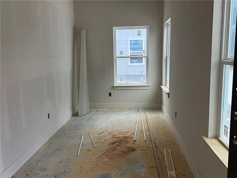 215 Richards St #B — Photo 5