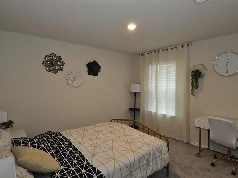 1717 T H Johnson Dr — Photo 21