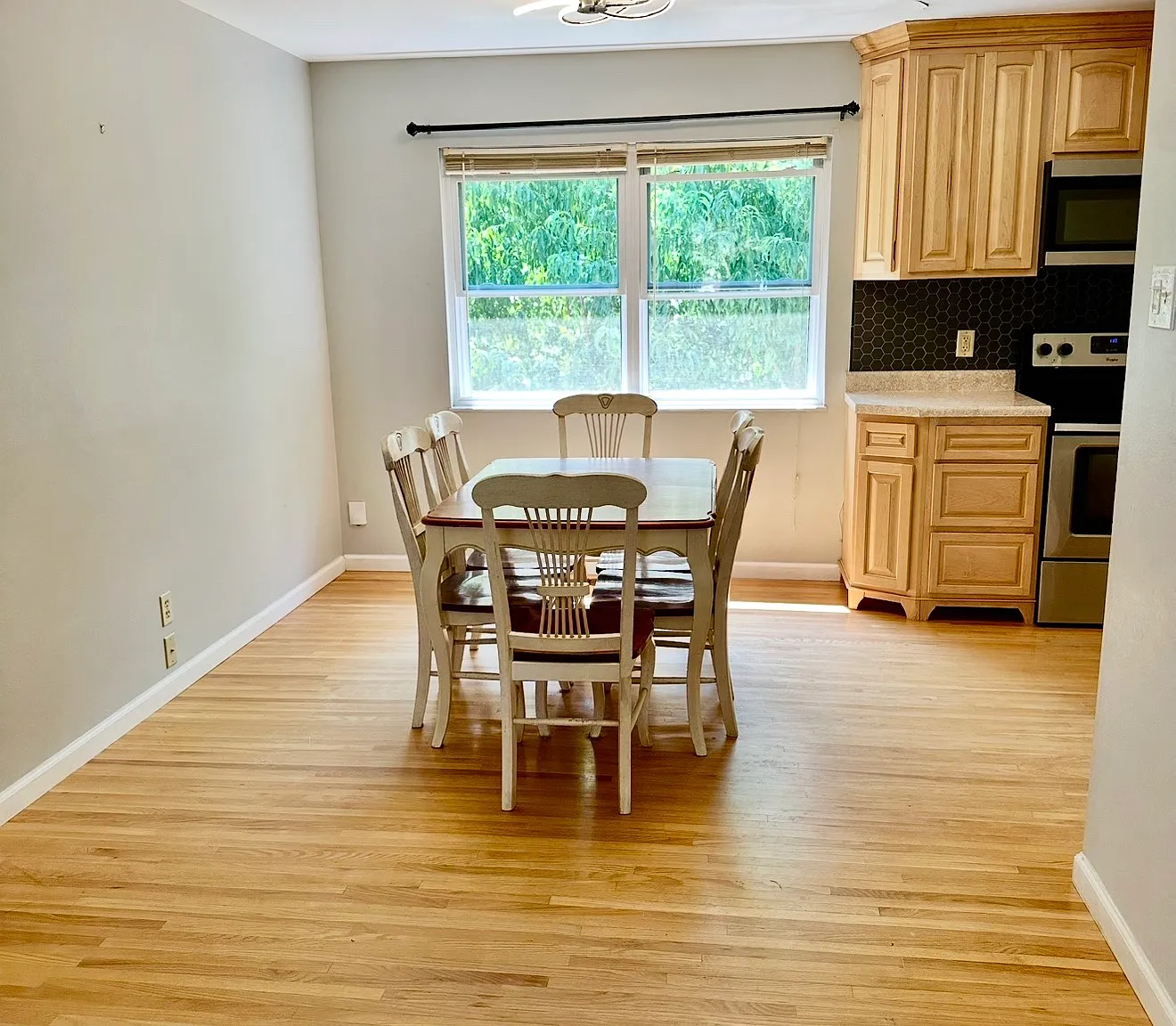 4 bed, 1092 sqft, $1,950 — Photo 2